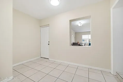 1995 E Burkholder Circle Jacksonville FL 32216