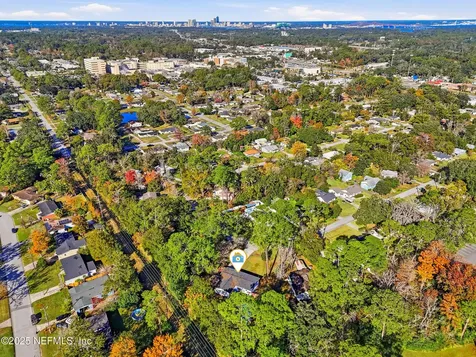 1995 E Burkholder Circle Jacksonville FL 32216
