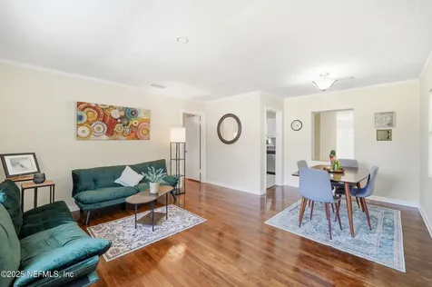 1995 E Burkholder Circle Jacksonville FL 32216
