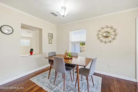 1995 E Burkholder Circle Jacksonville FL 32216