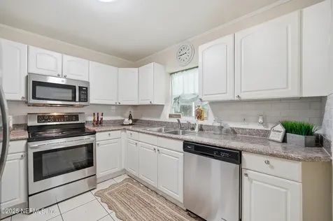 1995 E Burkholder Circle Jacksonville FL 32216