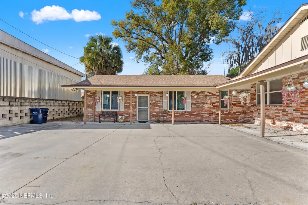 34 N College Street Macclenny FL 32063