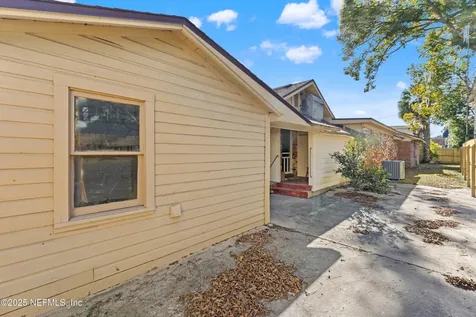 34 N College Street Macclenny FL 32063