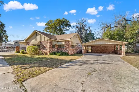 34 N College Street Macclenny FL 32063