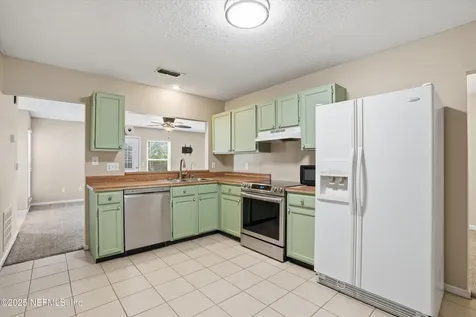 4088 Laurelwood Drive Jacksonville FL 32257