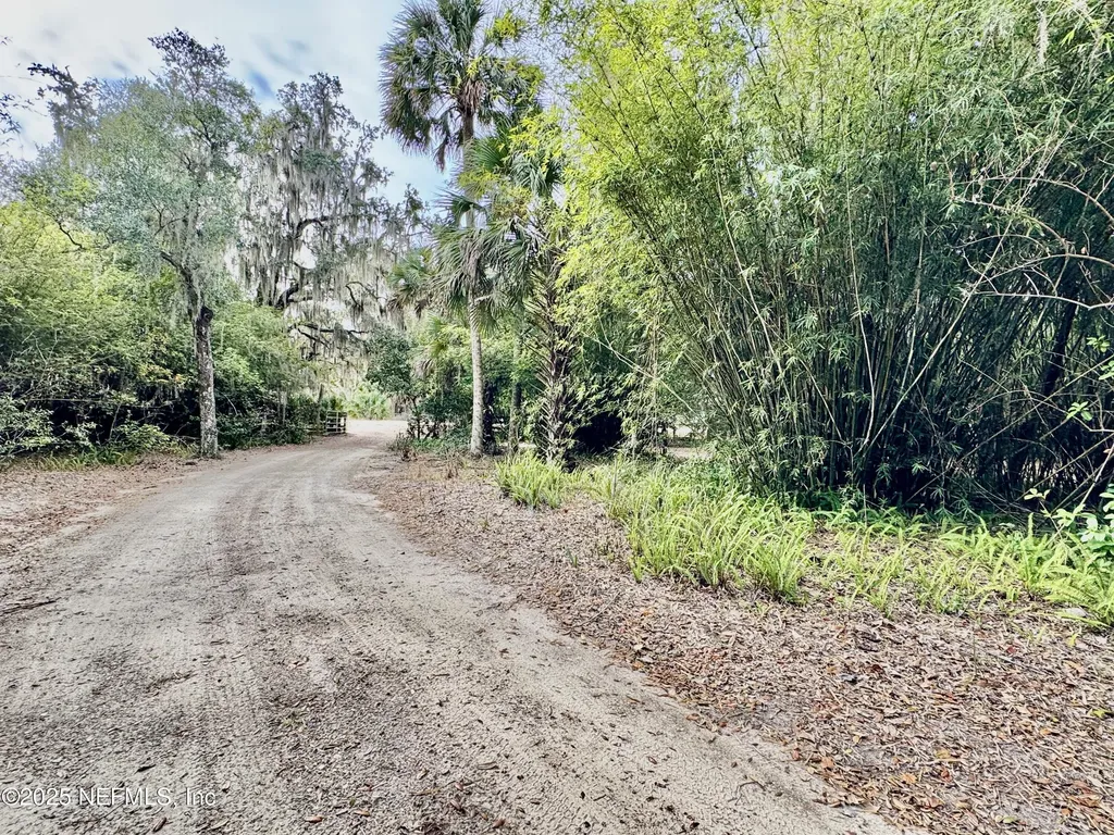 25025 SE 101st Avenue Hawthorne FL 32640