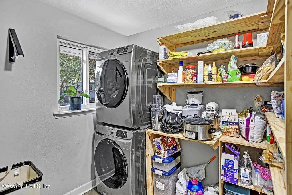 1542 Cellar Circle Jacksonville FL 32225