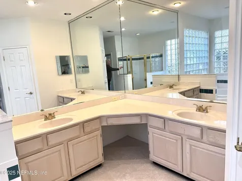 10098 Chester Lake Road E Jacksonville FL 32256