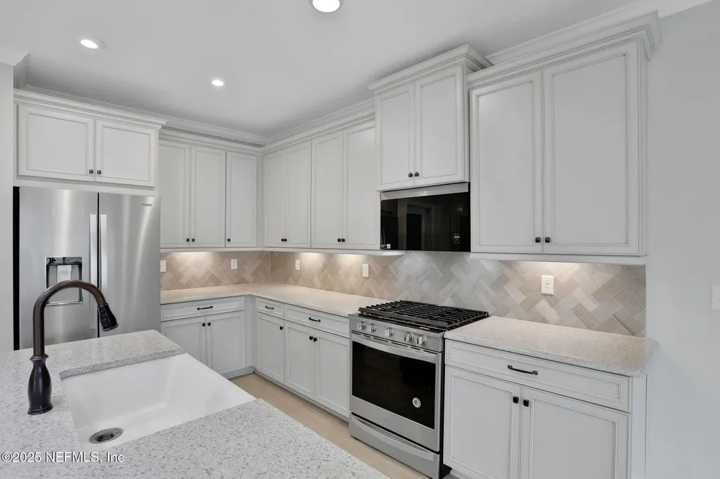 13863 Holsinger Boulevard Jacksonville FL 32256