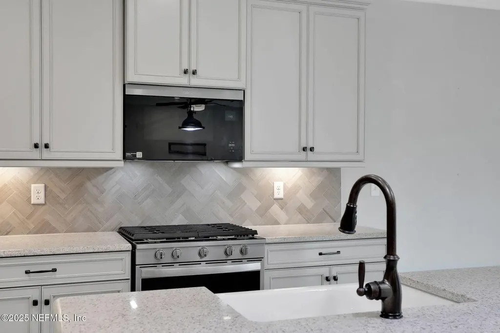 13863 Holsinger Boulevard Jacksonville FL 32256