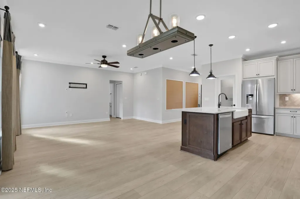 13863 Holsinger Boulevard Jacksonville FL 32256