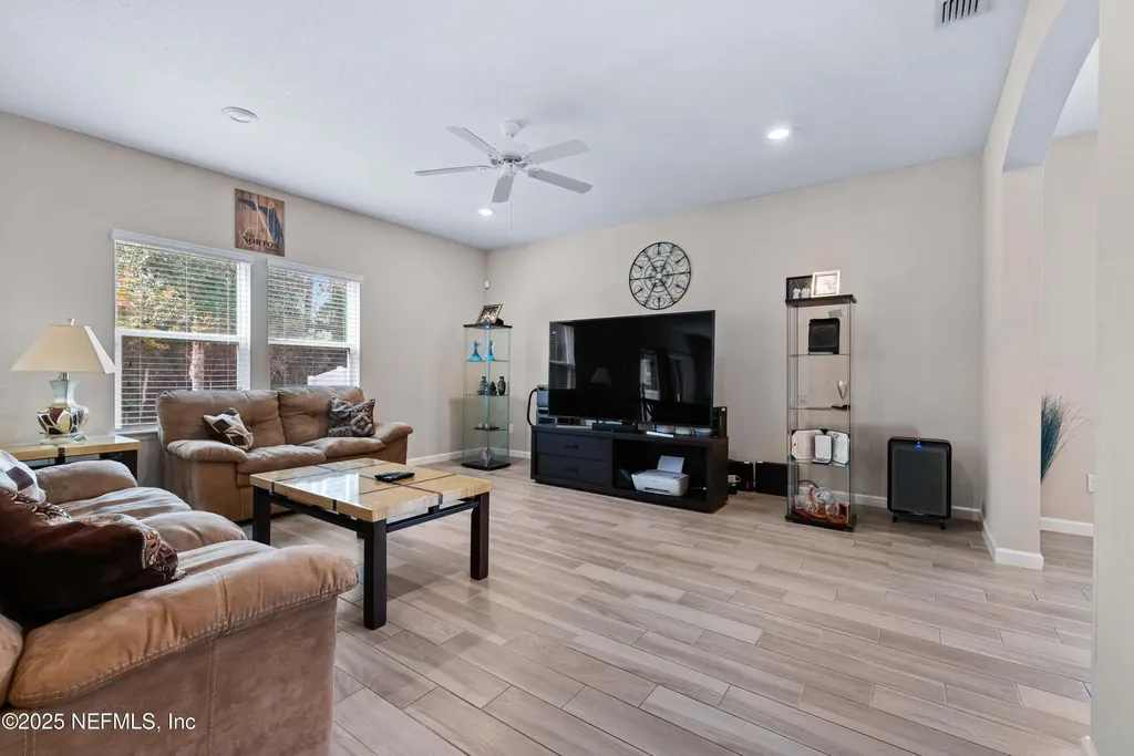 15815 Douglas Lake Drive Jacksonville FL 32218