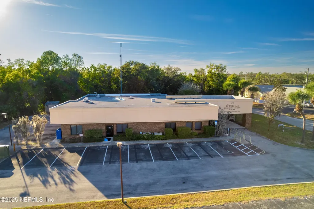 6905 Old Wolf Bay Road Palatka FL 32177