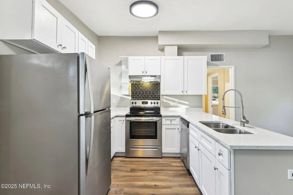 1268 King Arthur Road Jacksonville FL 32211