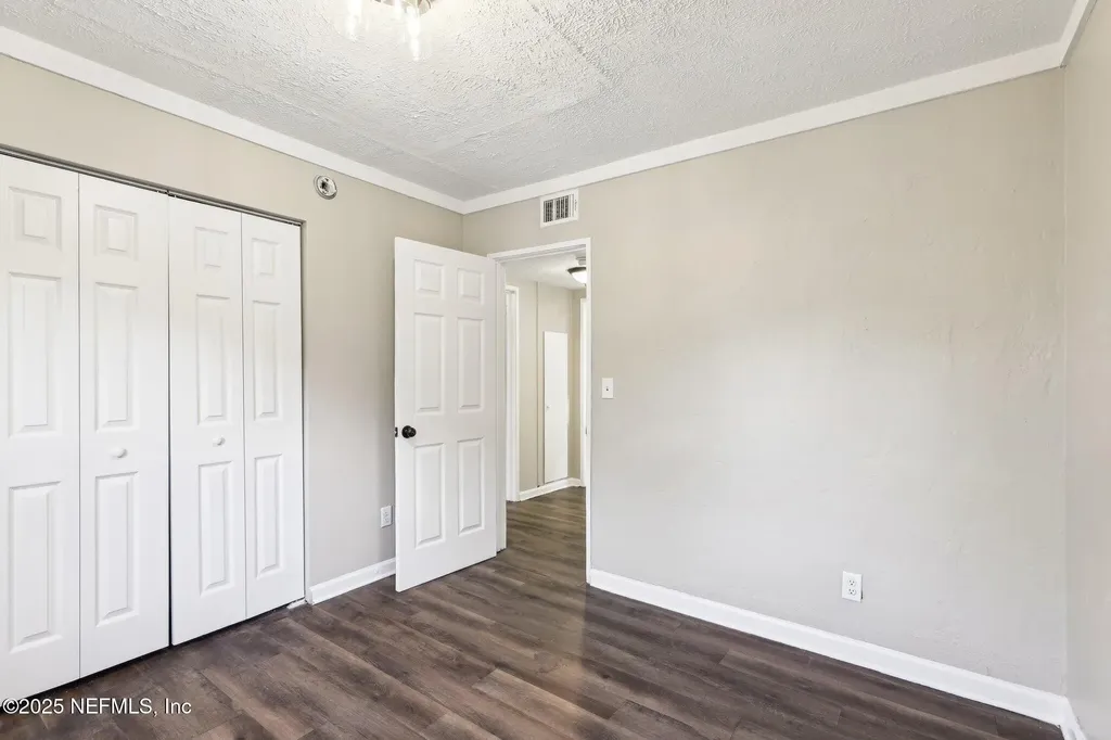 1268 King Arthur Road Jacksonville FL 32211
