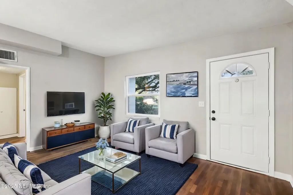 1268 King Arthur Road Jacksonville FL 32211