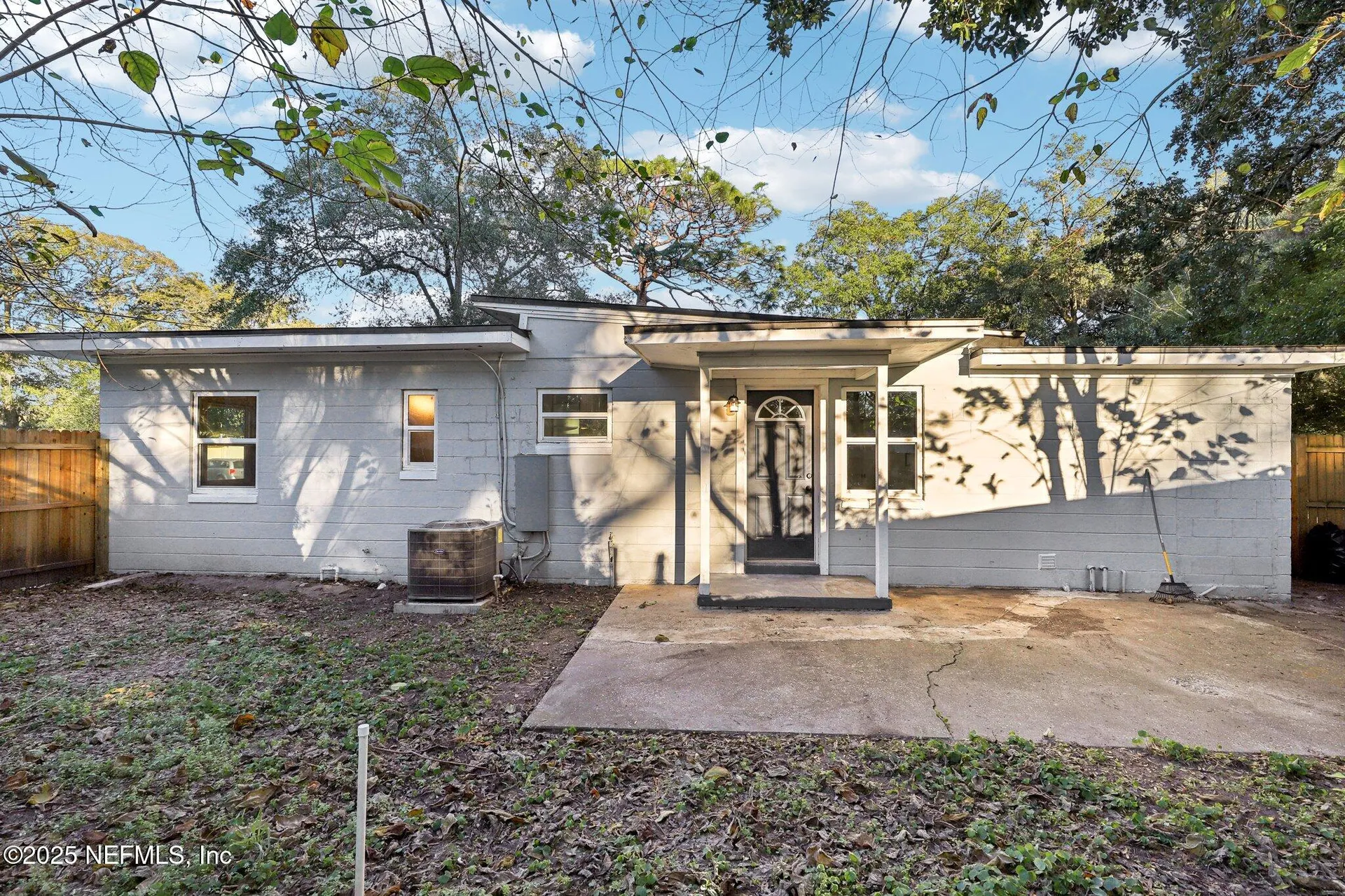 1268 King Arthur Road Jacksonville FL 32211