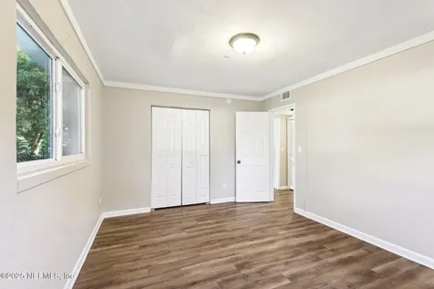 1268 King Arthur Road Jacksonville FL 32211