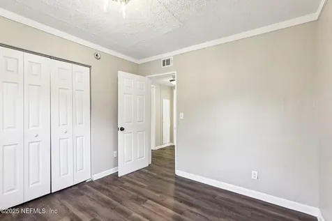 1268 King Arthur Road Jacksonville FL 32211