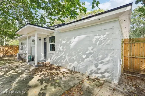 1268 King Arthur Road Jacksonville FL 32211