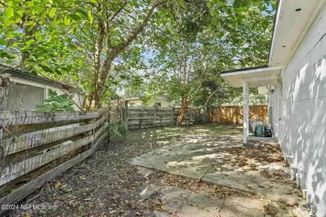 1268 King Arthur Road Jacksonville FL 32211
