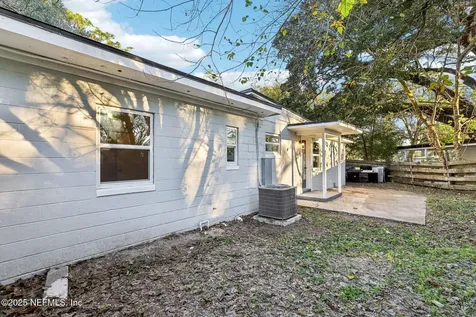 1268 King Arthur Road Jacksonville FL 32211