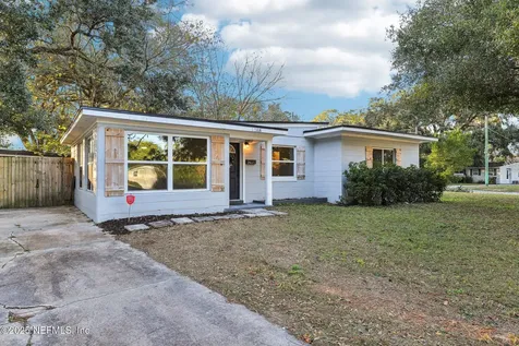 1268 King Arthur Road Jacksonville FL 32211