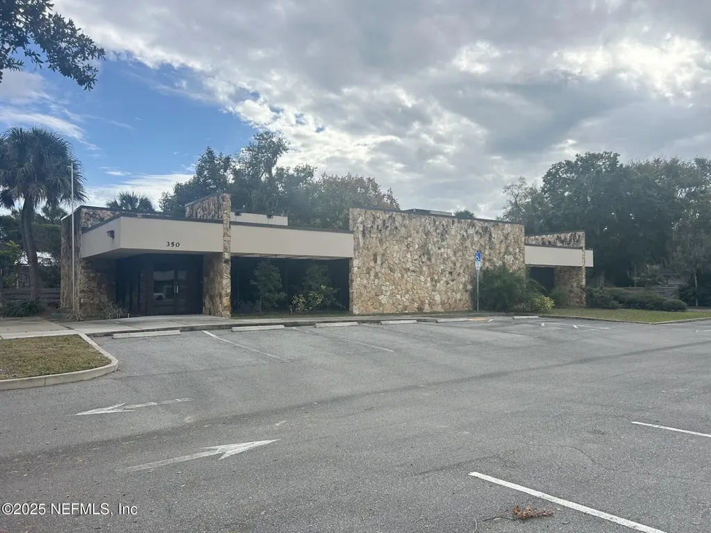 350 N Summit Street Crescent City FL 32112