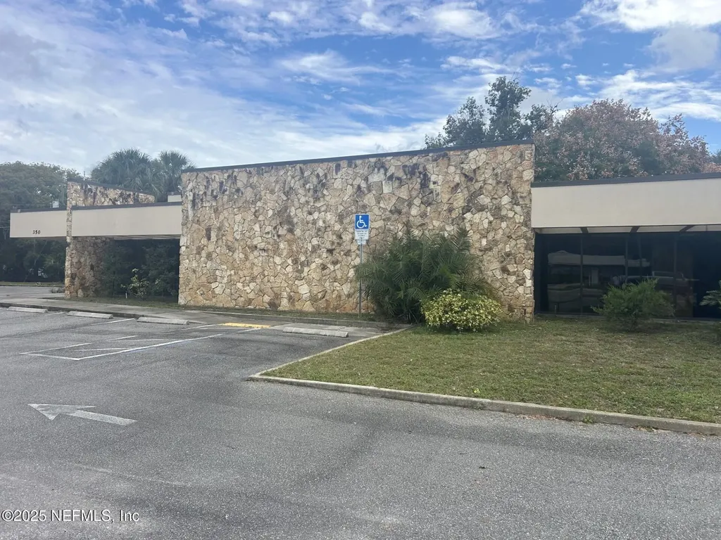 350 N Summit Street Crescent City FL 32112