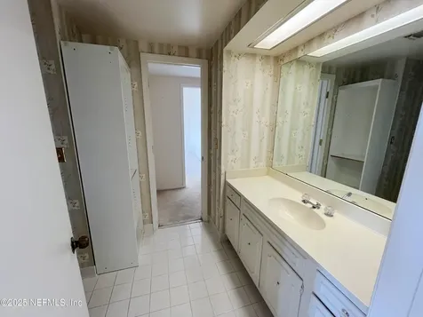 1596 Lancaster Terrace Jacksonville FL 32204