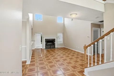 2013 Piping Plover Way Jacksonville FL 32224
