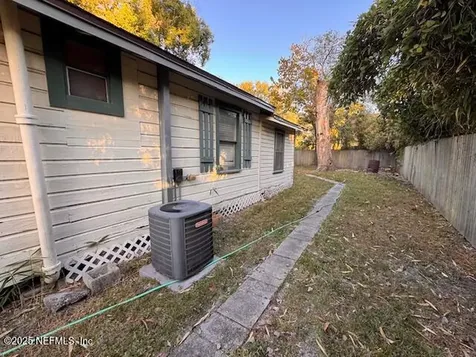 3693 Smithfield Street Jacksonville FL 32217