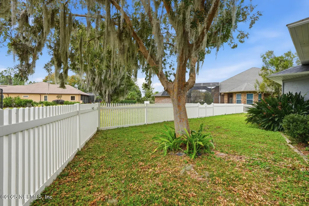 241 Crystal Cove Drive Palatka FL 32177