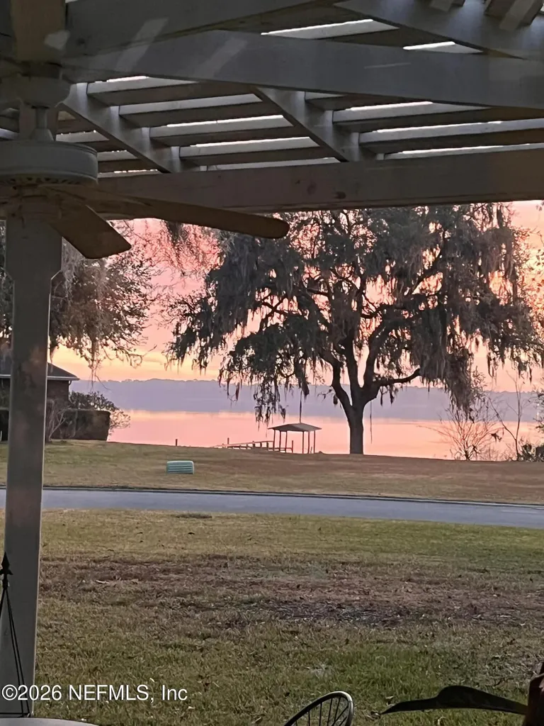 241 Crystal Cove Drive Palatka FL 32177