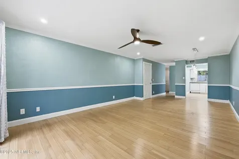 5811 Atlantic Boulevard Jacksonville FL 32207