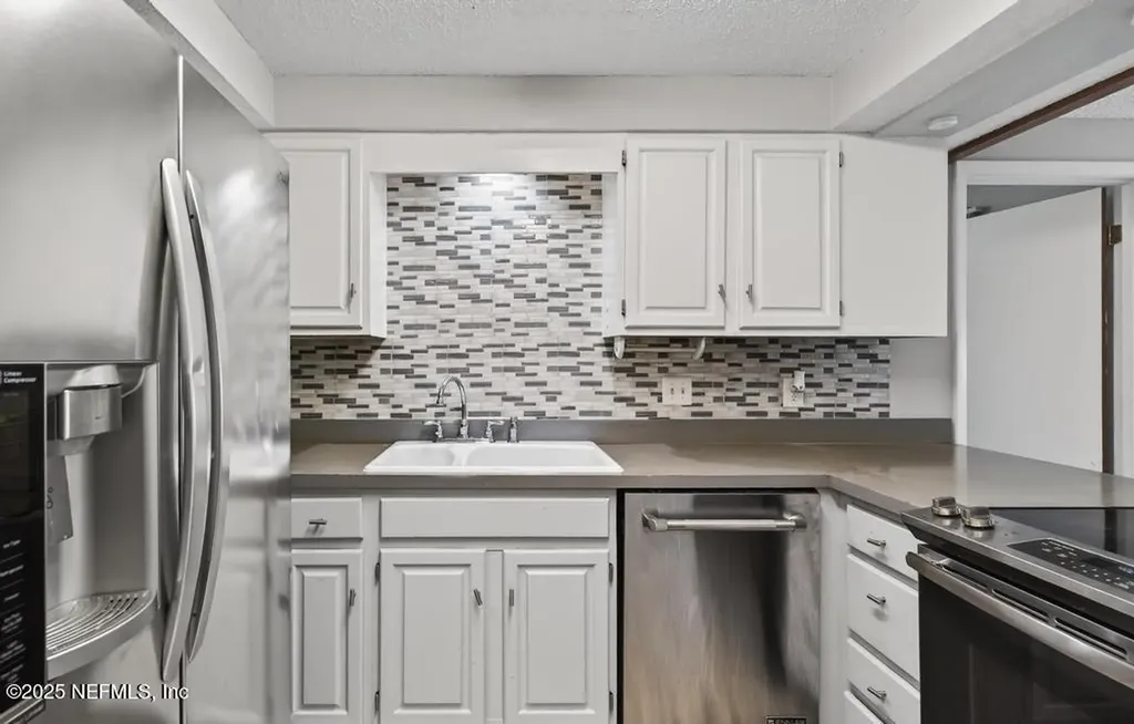 4910 Natures Hollow Way N Jacksonville FL 32217