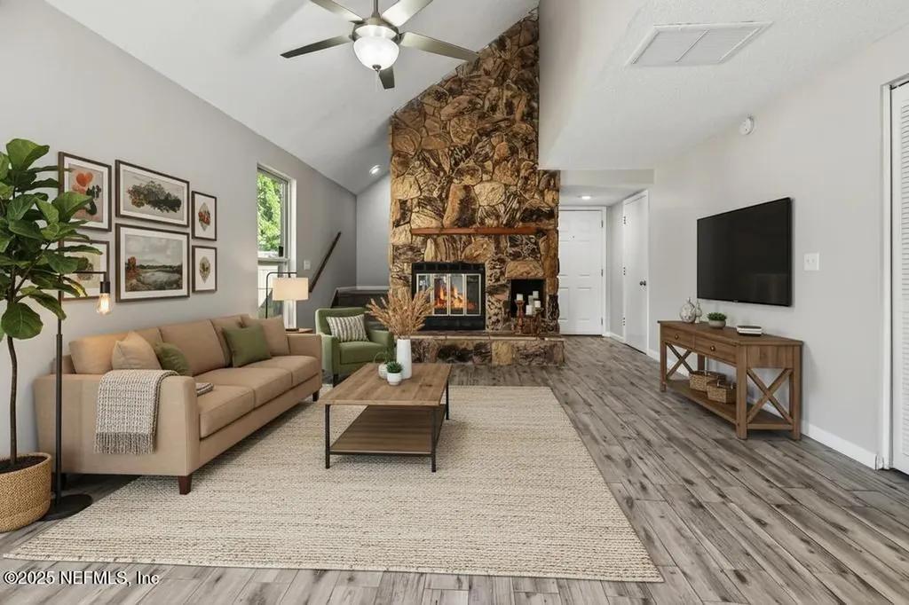 4910 Natures Hollow Way N Jacksonville FL 32217
