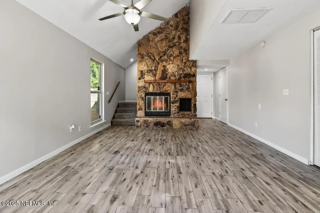 4910 Natures Hollow Way N Jacksonville FL 32217