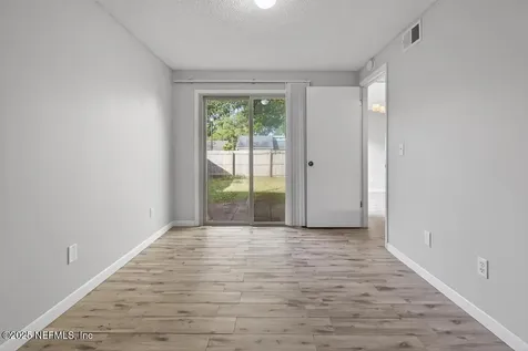 4910 Natures Hollow Way N Jacksonville FL 32217