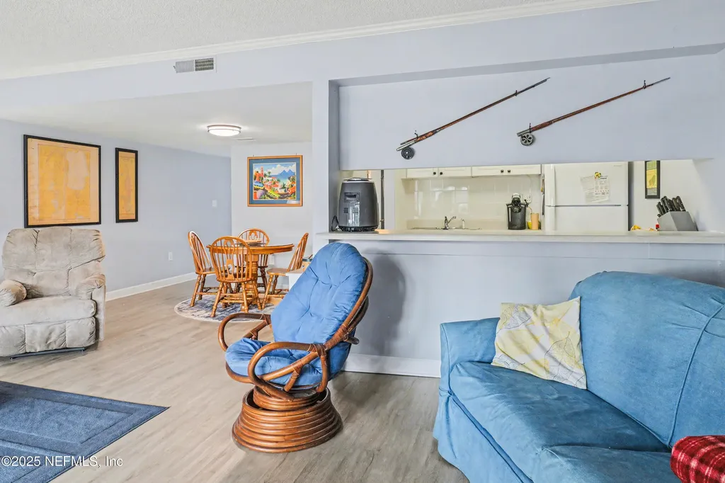 102 River Bend Court Welaka FL 32193