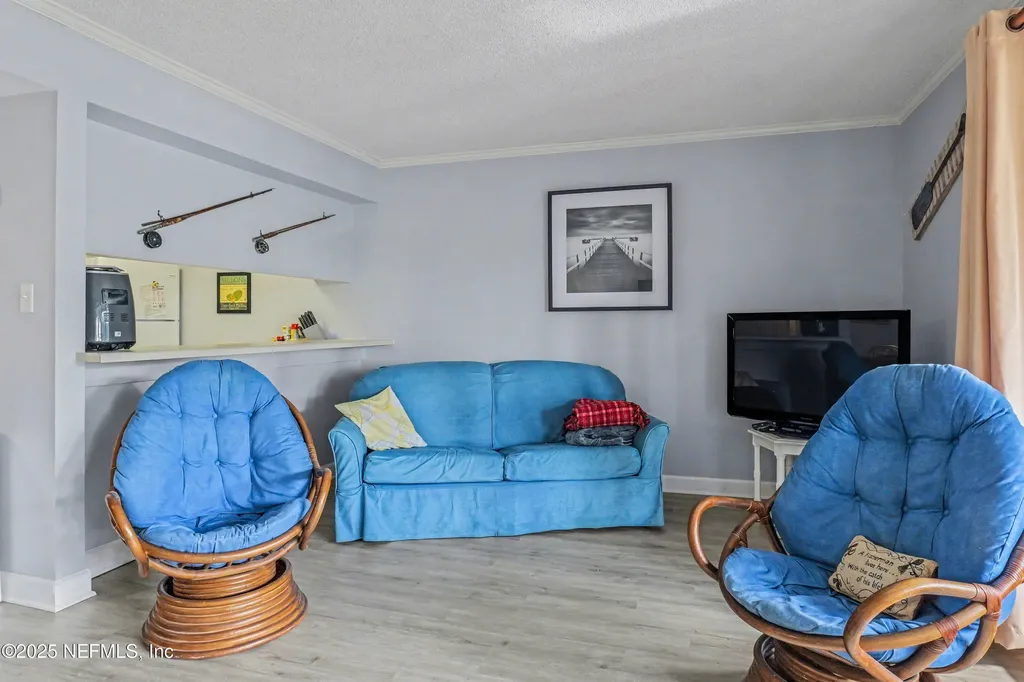 102 River Bend Court Welaka FL 32193