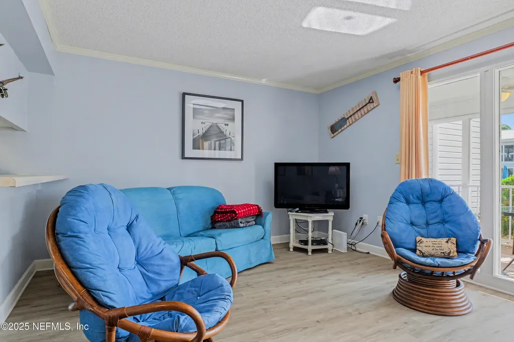102 River Bend Court Welaka FL 32193