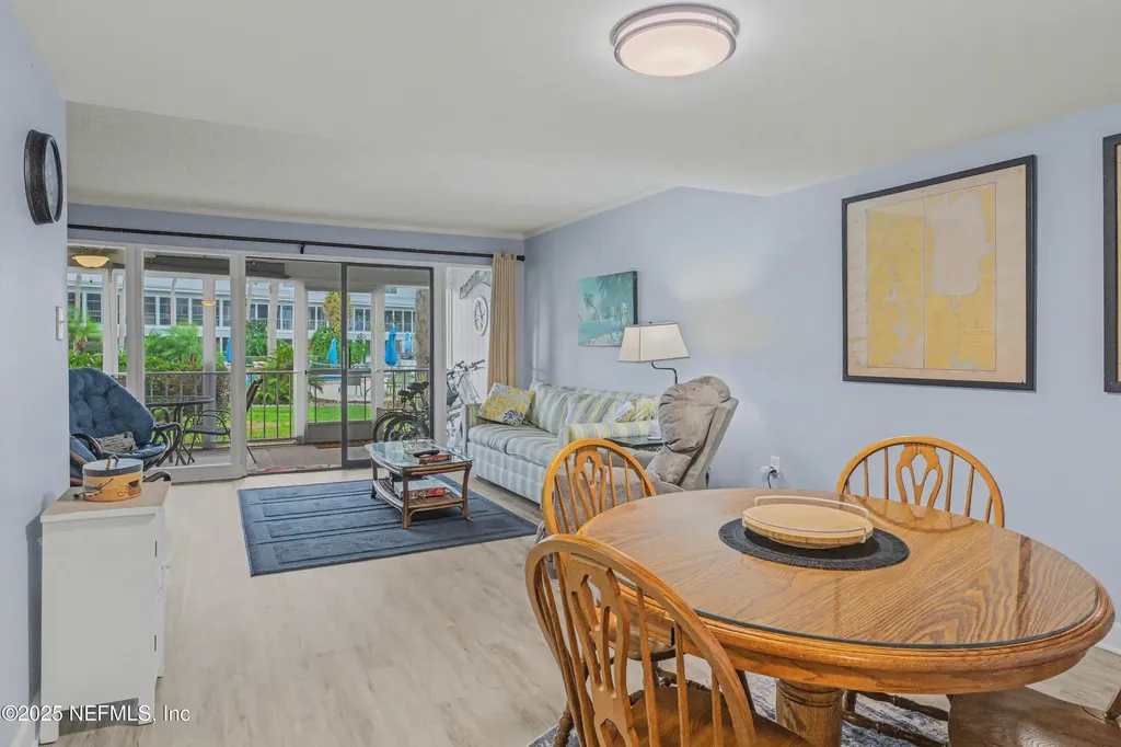 102 River Bend Court Welaka FL 32193