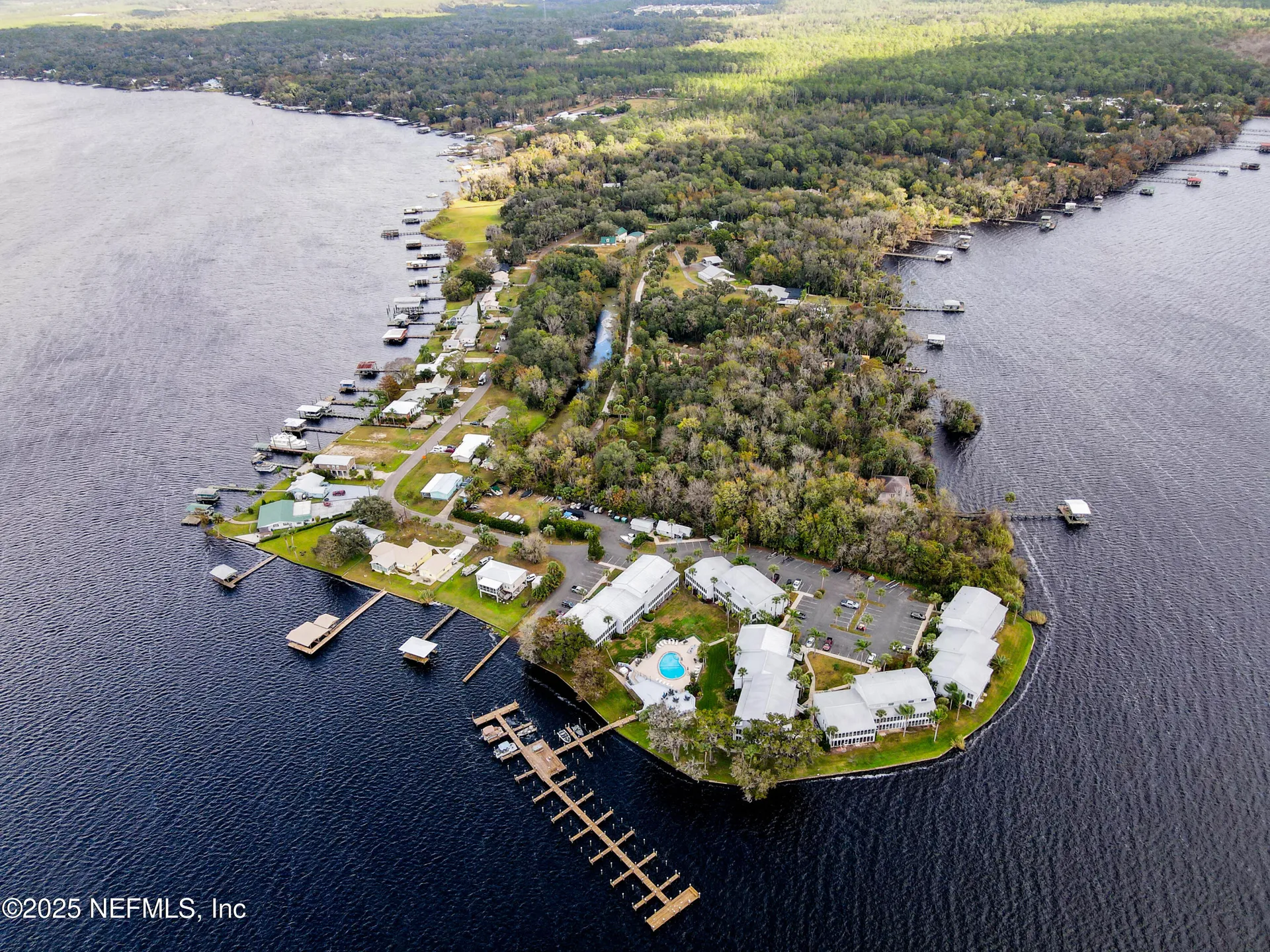 102 River Bend Court Welaka FL 32193