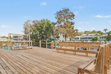 102 River Bend Court Welaka FL 32193