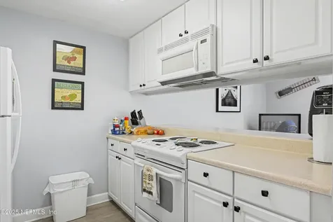 102 River Bend Court Welaka FL 32193
