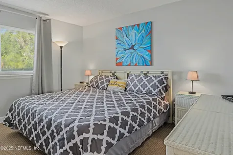 102 River Bend Court Welaka FL 32193
