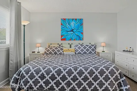 102 River Bend Court Welaka FL 32193