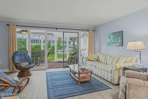 102 River Bend Court Welaka FL 32193