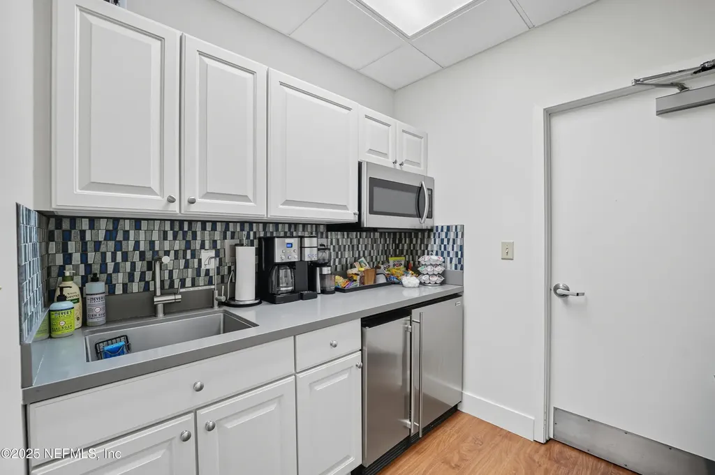 8818 Goodbys Executive Drive Jacksonville FL 32217